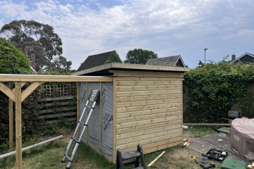 Cladding the side wall